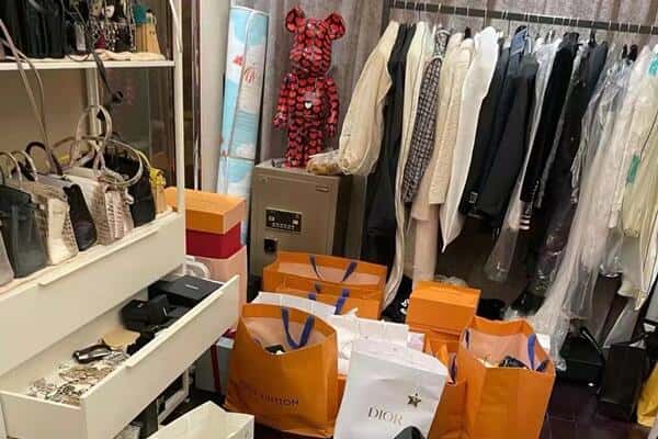 呼和浩特市新城区回收一线品牌衣服